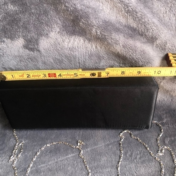 𝅺WHITTALL & Shon Black Rhinestone‎ brooch with a bow clutch or shoulder purse - Picture 7 of 11